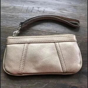 NWOT Tignanello Genuine Leather Wristlet/Wallet, zip top Tan/Gold